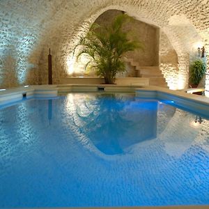 Chateau De Vault De Lugny